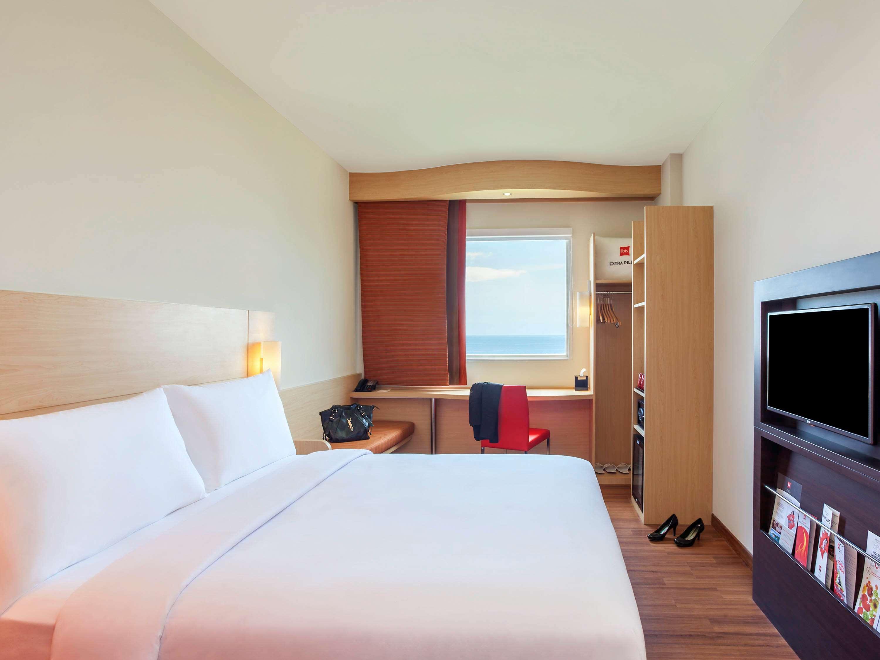 Ibis Center Boulevard 3*